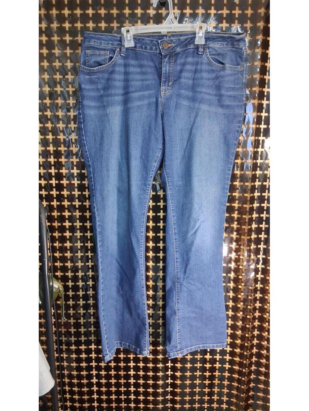 Style & Co Curvy Bootcut Jeans Women’s Stretch Mid Rise